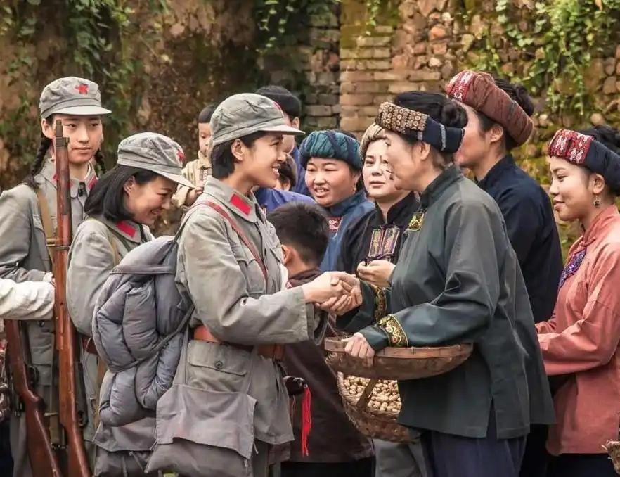 手握美国数十亿美元军事援助的国民党，为何仍频繁陷入军费紧张？反观强调“不拿群众一