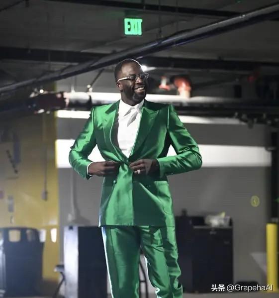 追梦格林在采访中谈到球队连续陷入附加赛区：

“我真的受够附加赛了。感觉我们就像