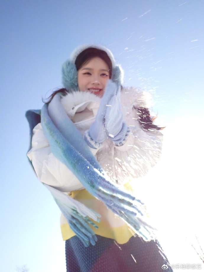 林允连宣四个代言 奥迪、猫人、阿塔那、长尾猫，林允品牌买股太准了！林允品牌买股