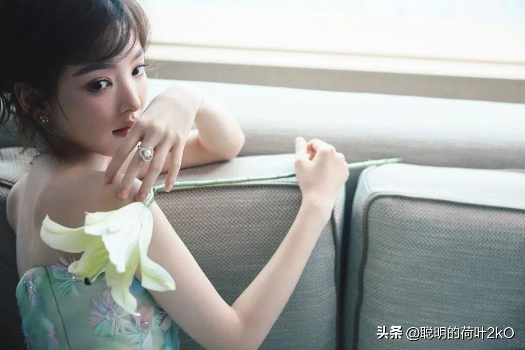 章若楠当绿意盎然，当花朵绽放