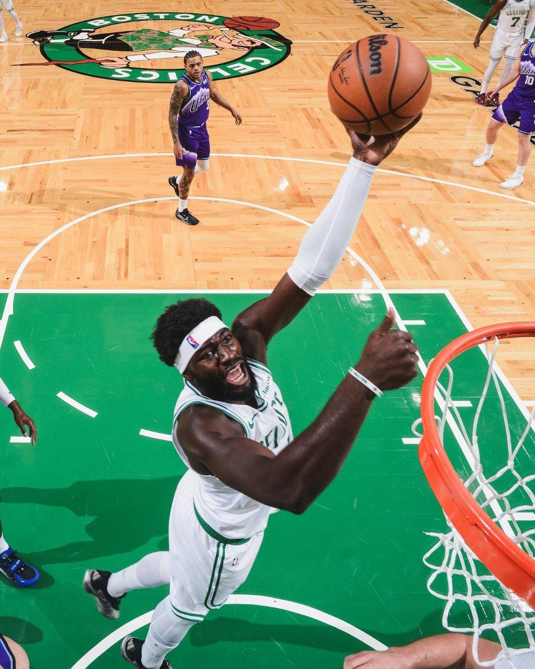 克塔在谈到主教练马祖拉时说：“他和我说，‘你不能松懈。你前三节打得非常好。球队指