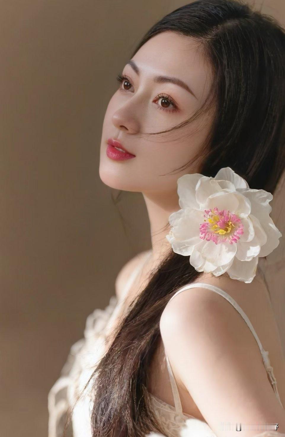 温柔如花的少女，散发着自然的美陕西人为什么喜欢喝西凤酒 有什么好的西北菜饭店推荐