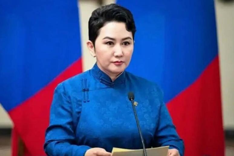 蒙古女外长巴特策策格的奇葩言论，彻底让蒙古经济疼了一次！
 
一个内陆国家的经济