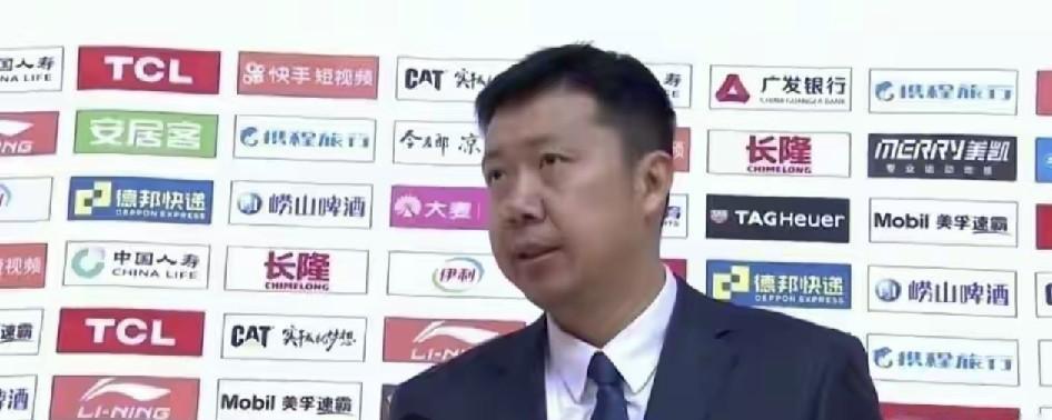 王治郅一针见血点出中国男篮输球症结：第一，队员不是不努力，跑动防守都积极，问题是