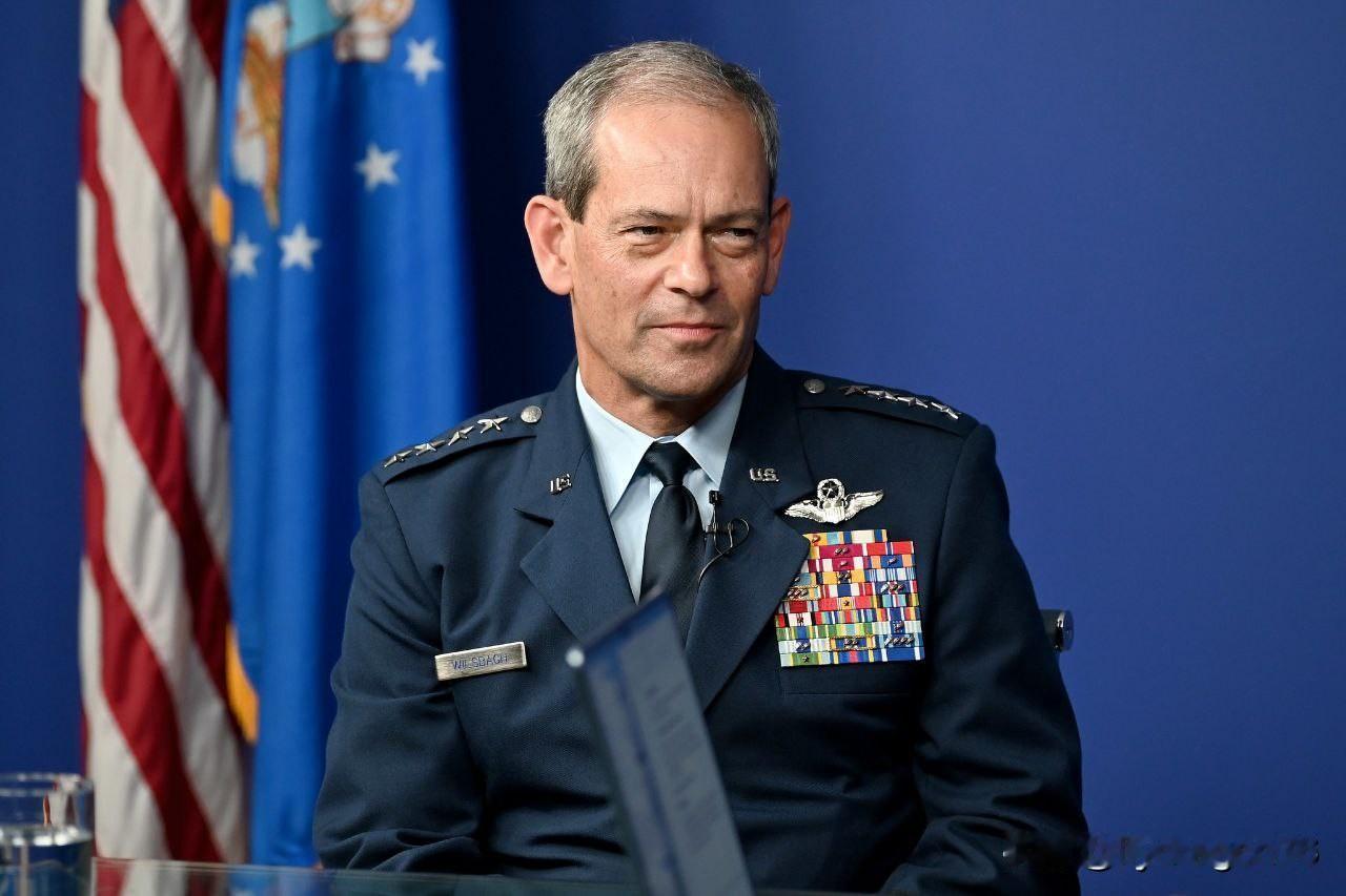 🇺🇸 特朗普提名美国空军参谋长

美国总统唐纳德·特朗普提名肯尼斯·S·威尔