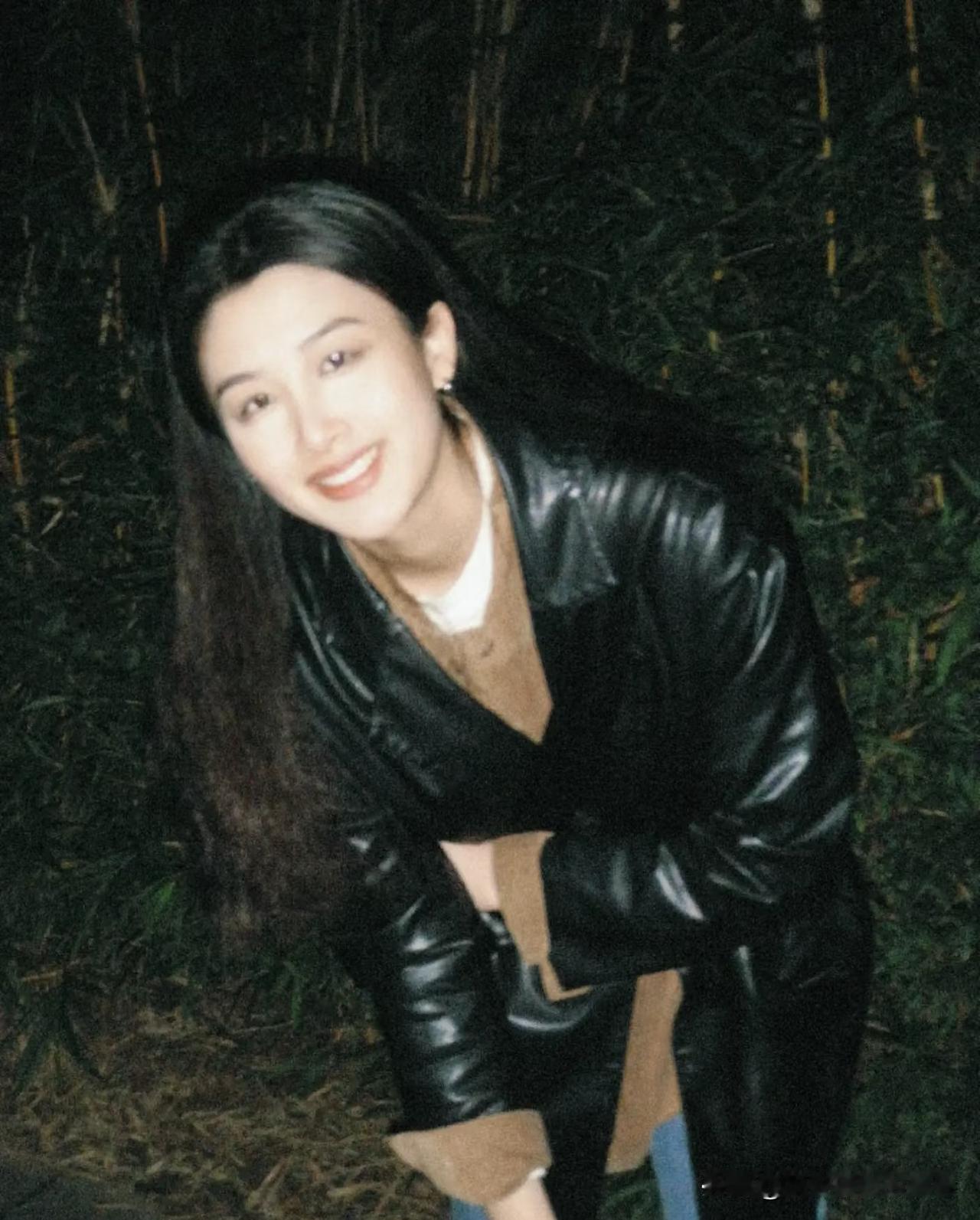 阿姨20年的老照片！
现在40+风韵依旧。50+的阿姨 退休老阿姨 70多岁阿姨