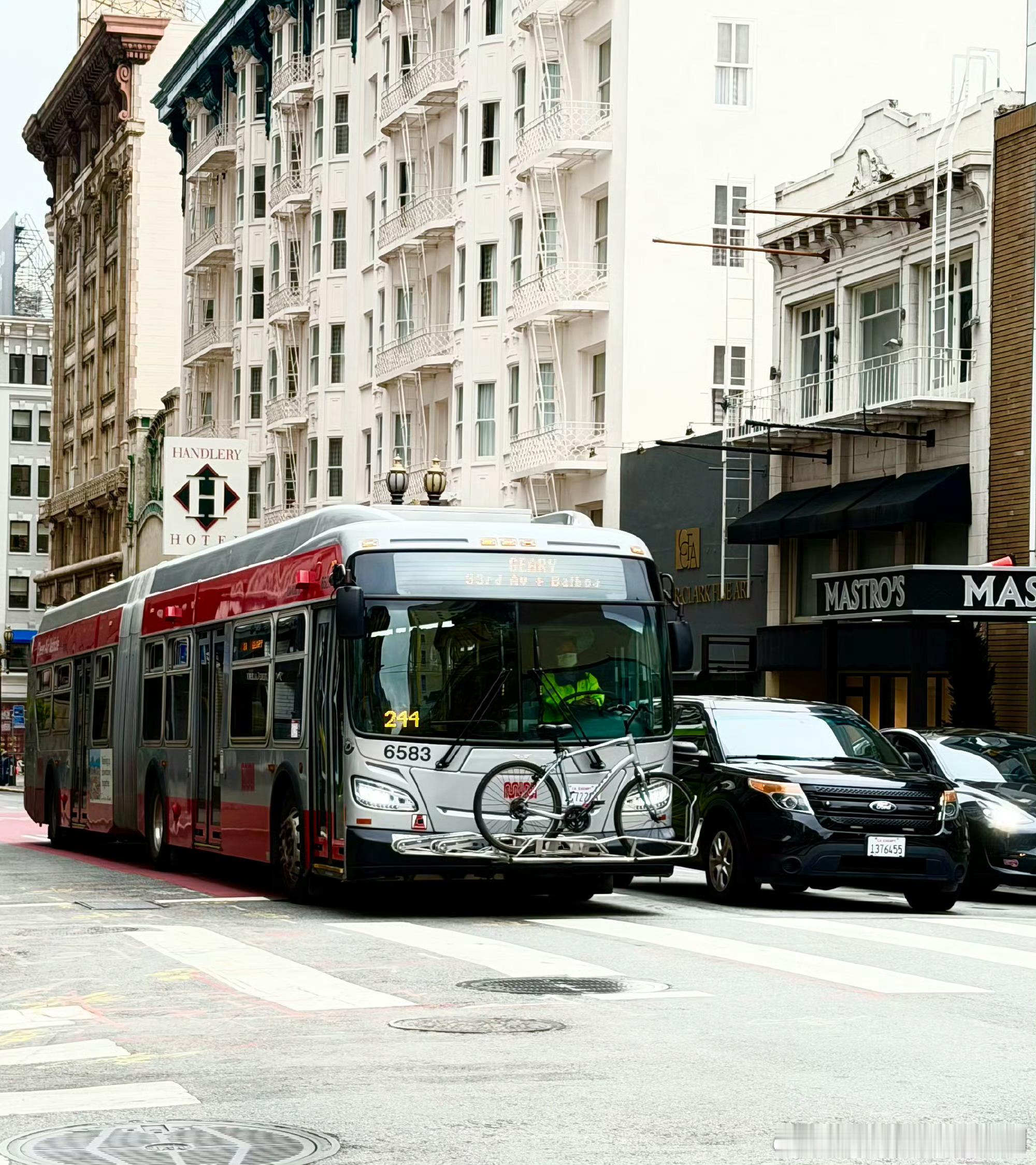 准大学生出游拍照装备推荐马上就是暑假了，羡慕学生可以出去拍拍拍了好想放假，休息休