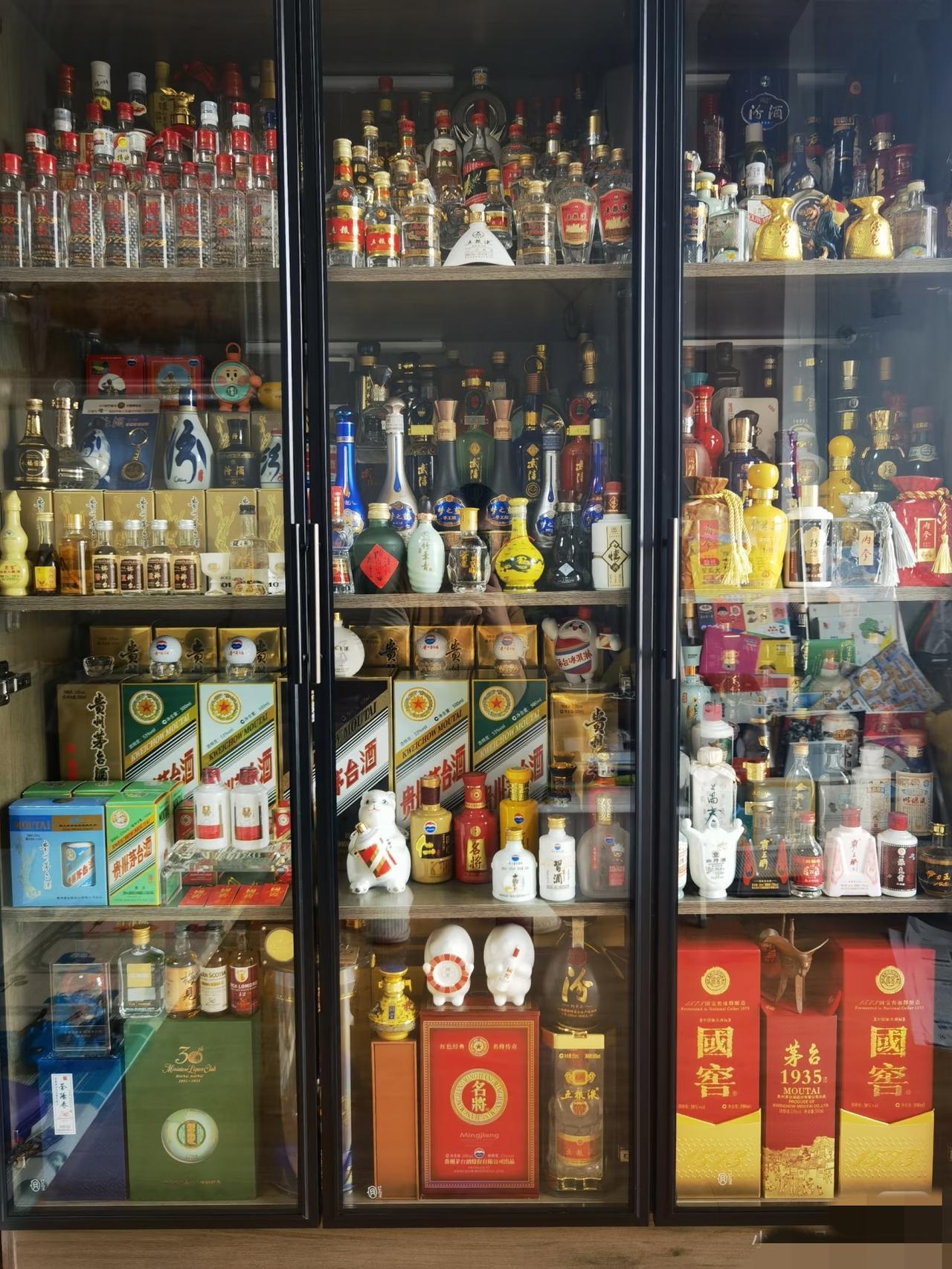 没有上百万身家不敢这么收藏酒吧？