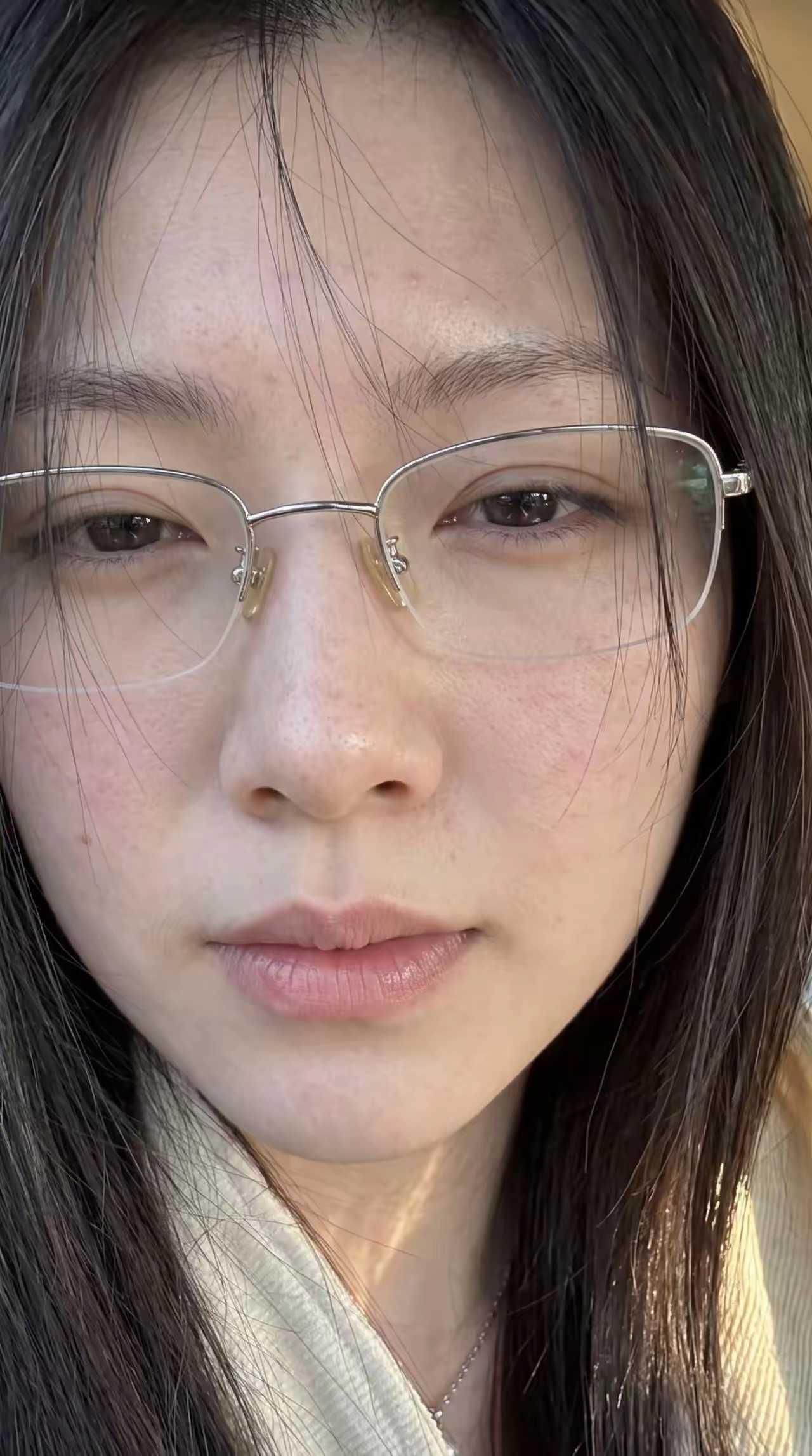 素颜，是当今社会，一个女生最大的勇气！