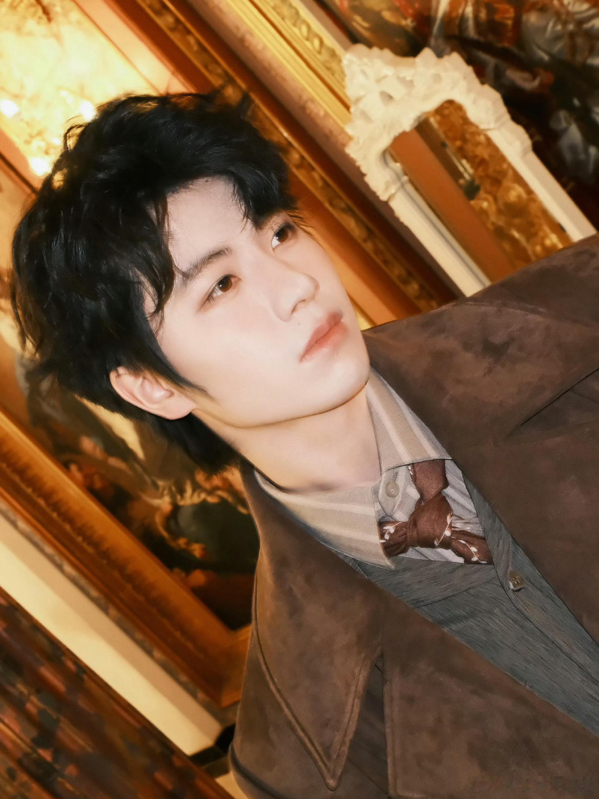 黄誉博商业头脑这一块我们的爸爸市集砍遇小能手黄誉博上线！贴心给佳佳挑选衣服，还不