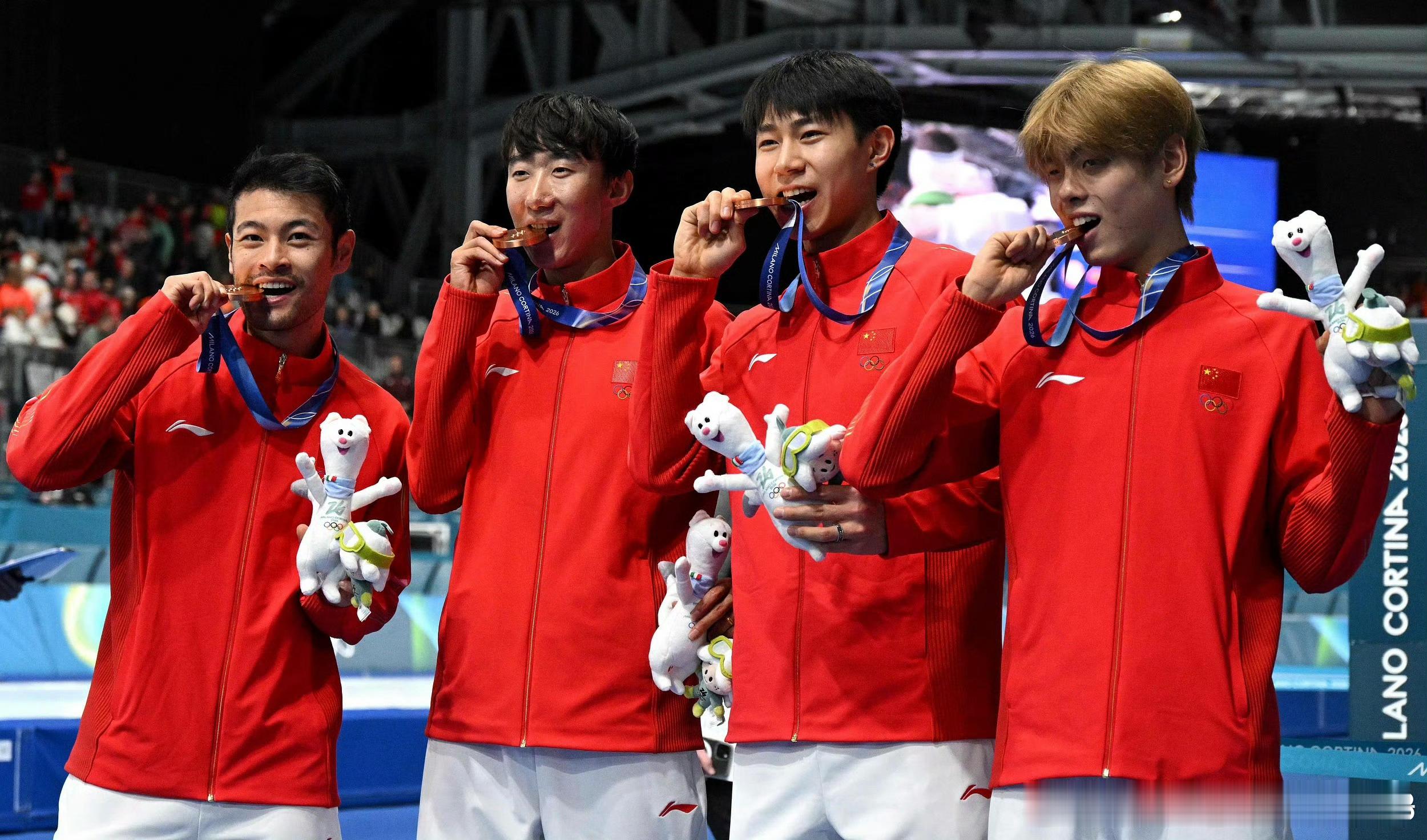 TEAMCHINA逐梦冰雪闪耀米兰 这场“冰上春晚”是刃划过冰面的回响、是奖牌是