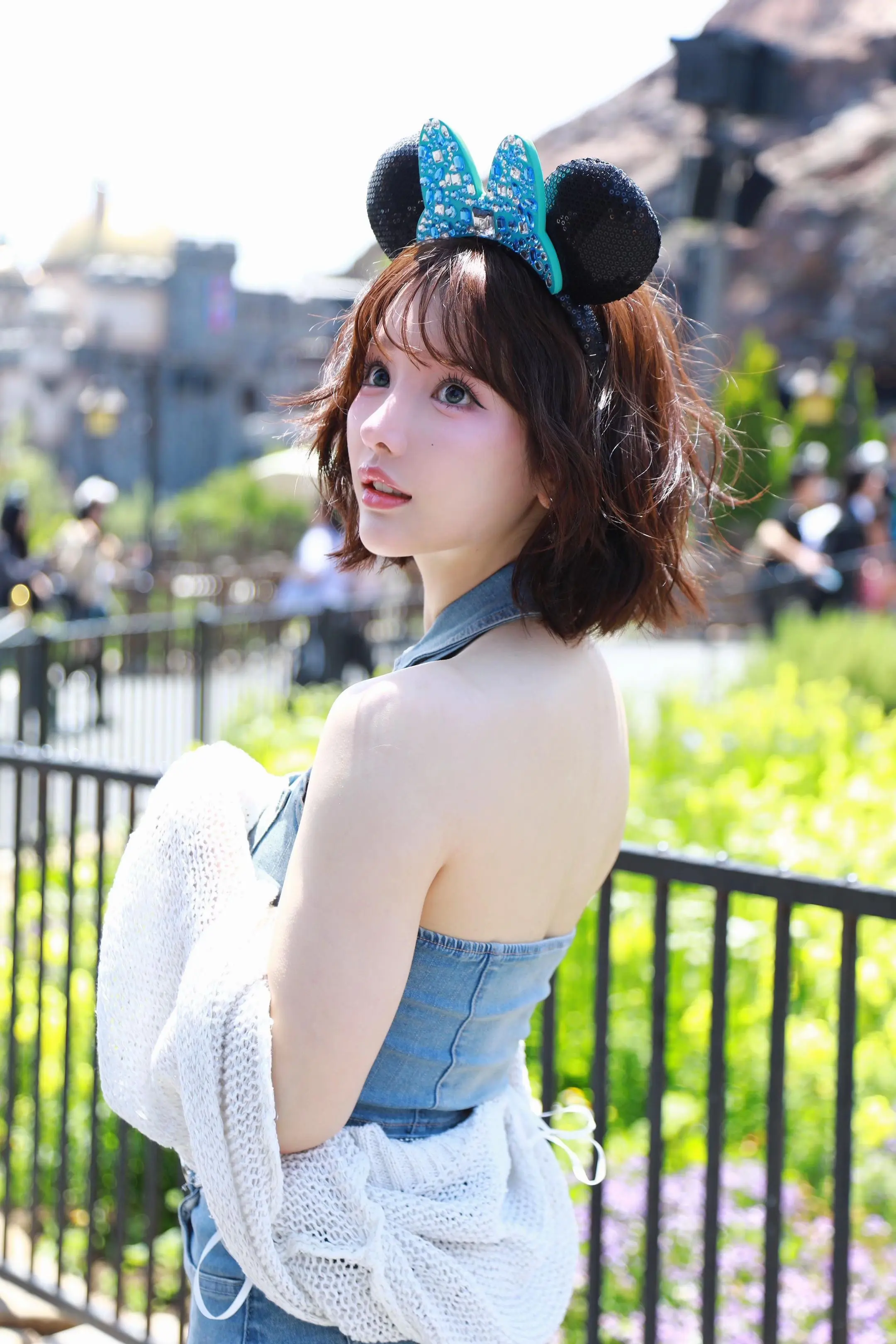 很狂野吧✨(≧∇≦)要是去迪士尼约会的话，我想素颜出门，也不拍照片，就...
