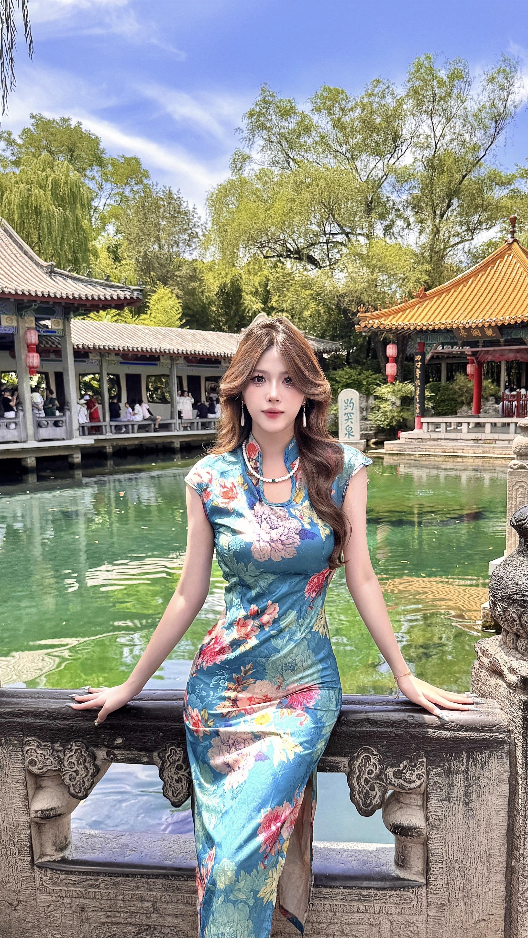 满园春色美如霞