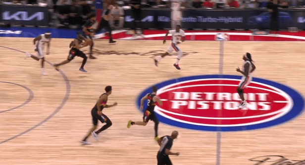 古德温观察：3断1帽&12篮板2前板，防守和拼抢为太阳注入活力图1古德温一线领防