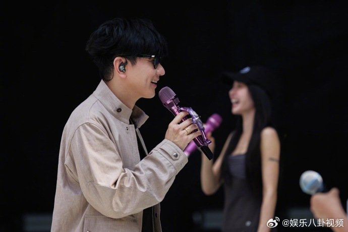 乐坛同行奔赴赴约！好多明星到场看蔡依林演唱会，好舞台自然吸引同频音乐人好多明星来