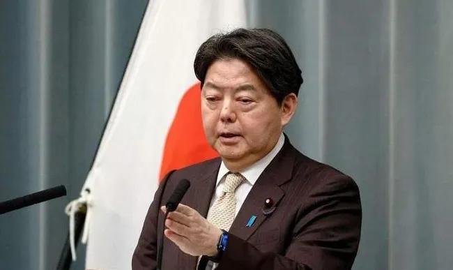 所有人都在等中国对日本icon出手，结果海关数据一公布，全都懵了
 
2025年