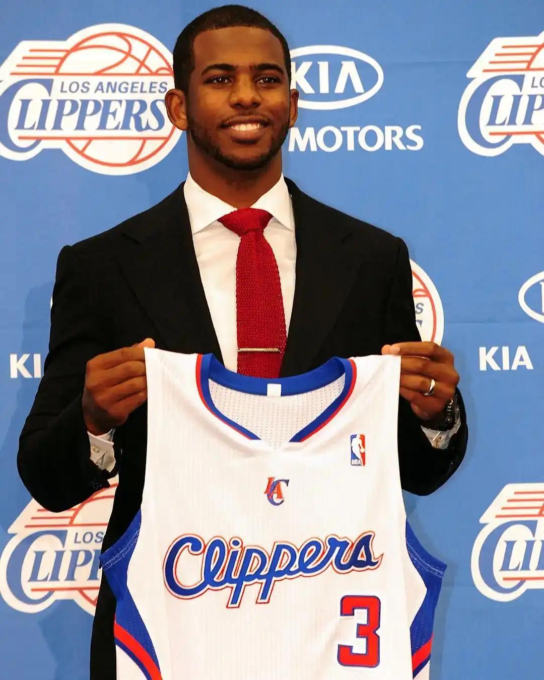 驱逐出境，快船队对保罗的处理也太狠了！
 
克里斯·保罗在NBA征战了二十多年，