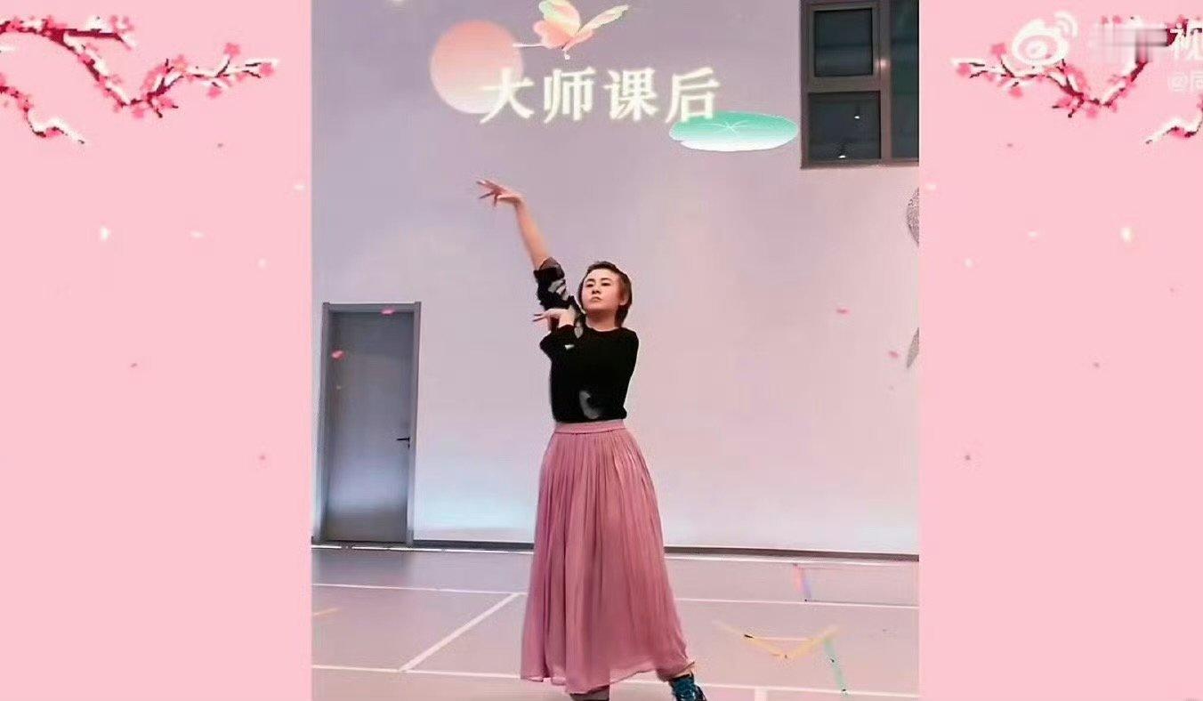 王濛练舞好像斗牛 王濛刘雨昕严师出高徒武将适配温柔舞蹈真的太难了，濛主努力调整状