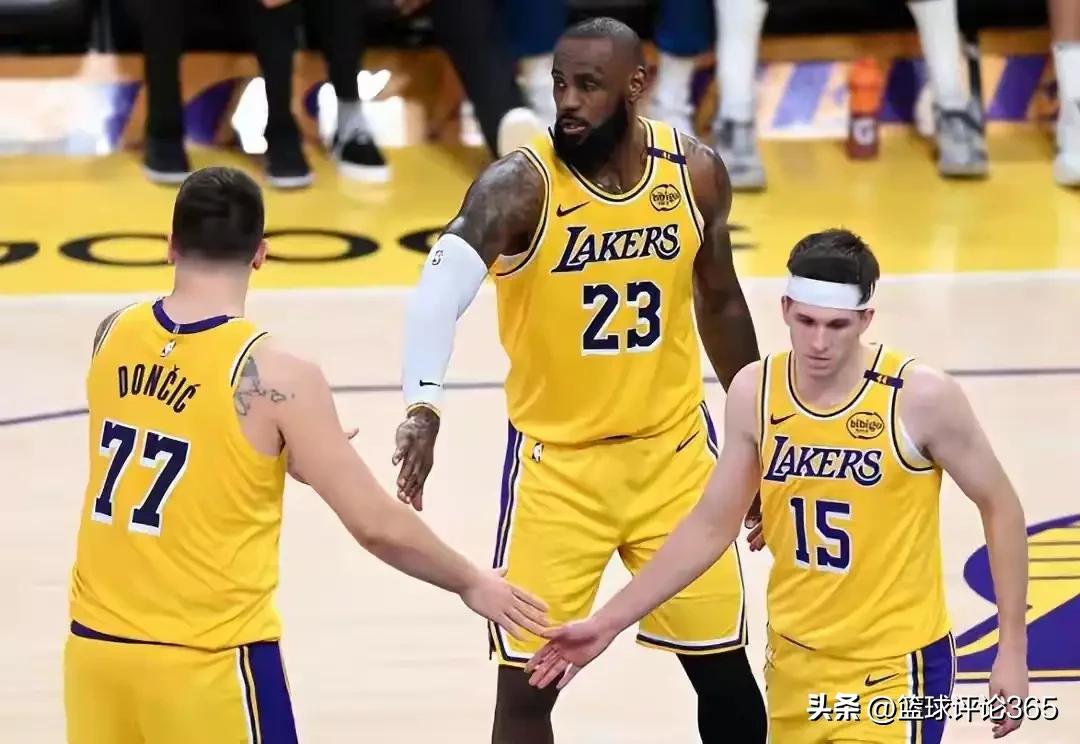 逼走詹姆斯才是最好的选择，湖人三巨头“搭配组合”：
詹姆斯一人在场：+8.8
东