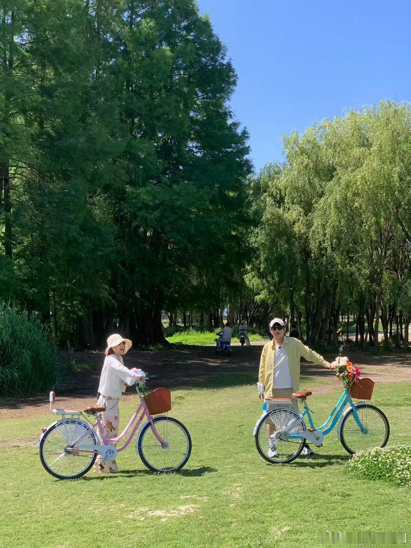 吴昕自曝经常被维嘉骗李维嘉想用多年情谊说服吴昕，刚套近乎就遭吐槽经常骗人，感情牌
