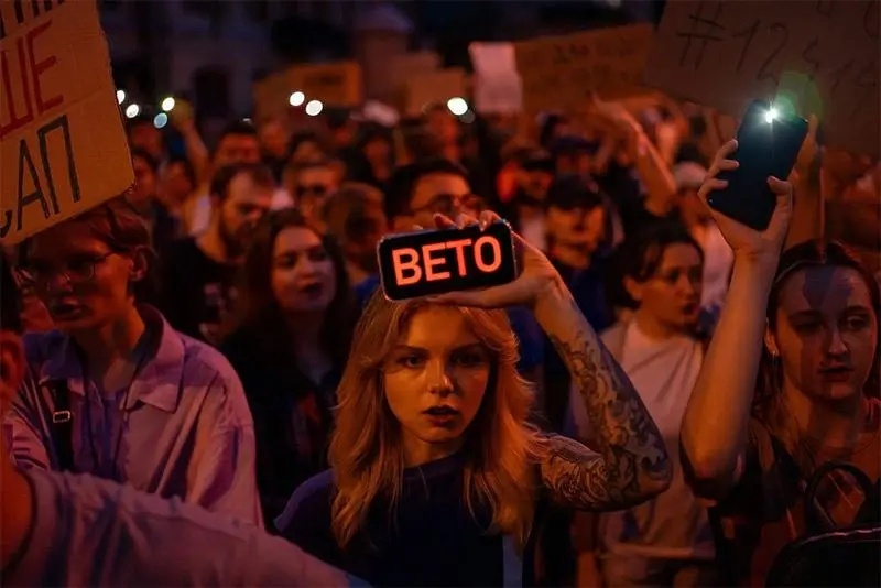 今年7月份，乌克兰国家反腐败机构的独立地位一度被剥夺，遭到乌克兰民众强烈反对，其