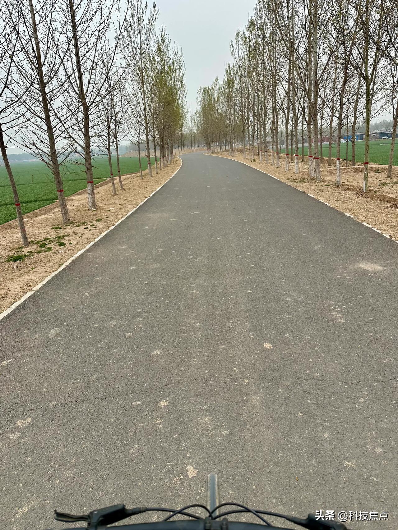 感觉越来越不喜欢发朋友圈了不喜欢发就不发，喜欢发就发，真正关注你的人没几个。。。