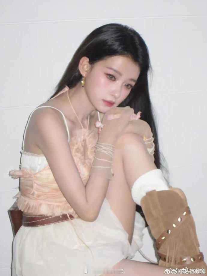 孙怡骗庄法自己叫孙姐乘风2026谁懂这份趣味互动，孙怡日常偏爱整活，瞒着实情让庄