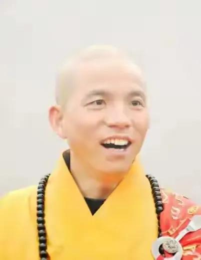 少林寺新方丈释印乐种下“清贫树”，第一把火要砍向1988元高香？
 
近日，少林