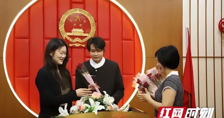 南县妇联开展“520”主题活动 为爱护航引领婚育新风尚
