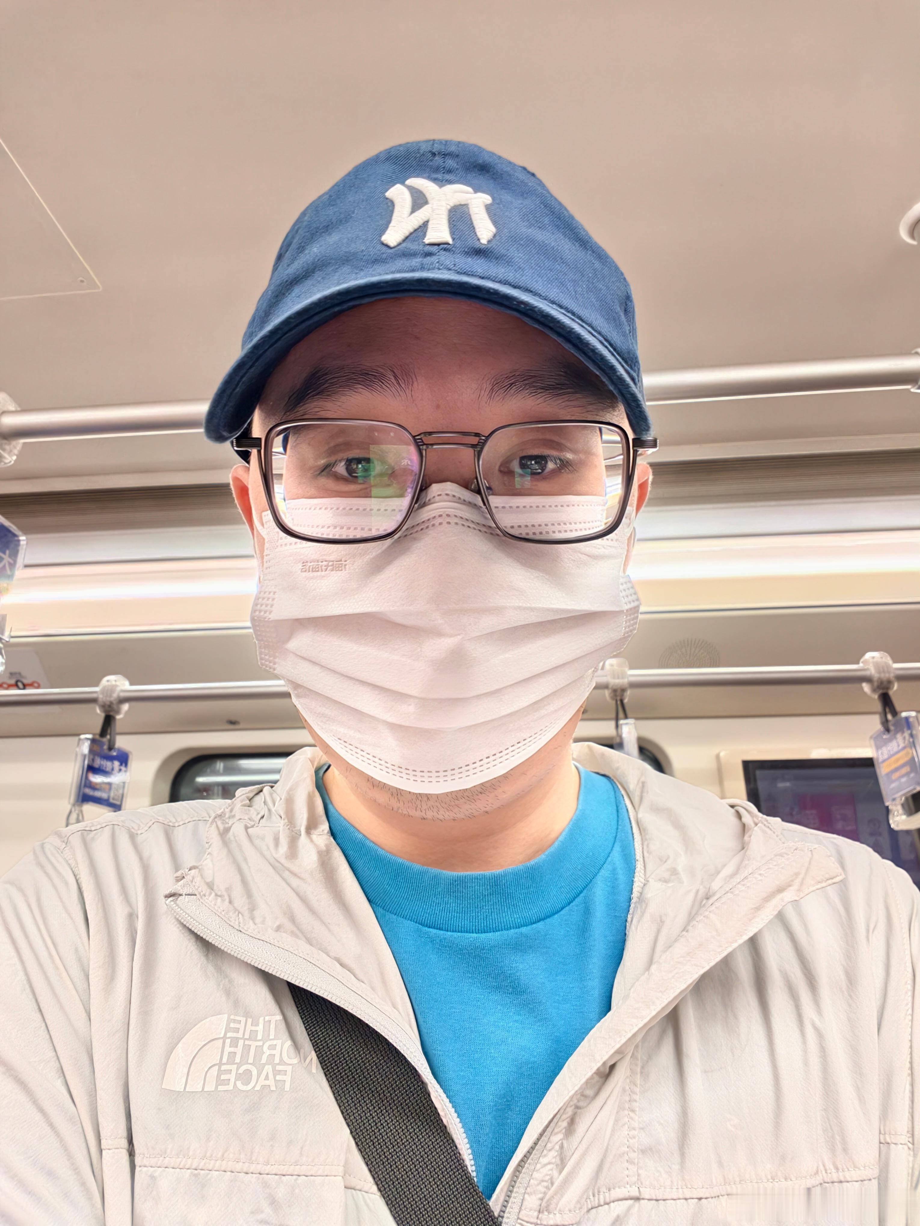 请个假，去医院逛逛～（如果排不到核磁，下午就去看个电影吧） 