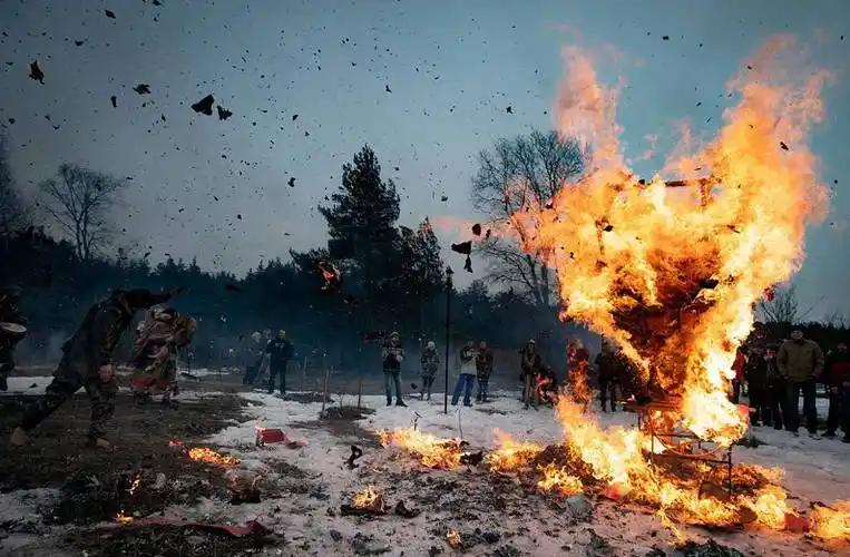 俄乌打了四周年，俄罗斯成千上万枚导弹、数万架无人机、几百万发炮弹都没彻底击垮乌克