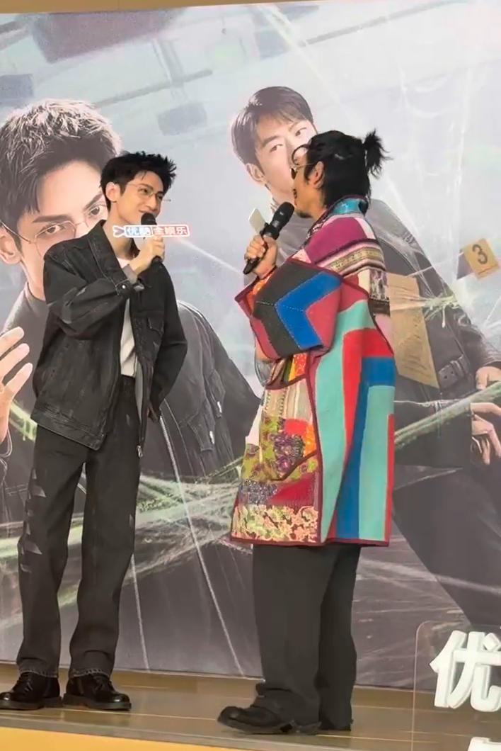 罗云熙江奇霖四川话还原名场面 罗云熙和江奇霖太有才啦！四川话还原名场面，把角色的