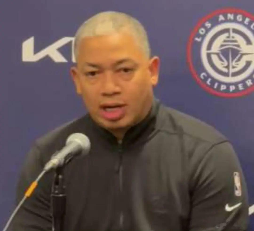 泰伦卢赛后媒体采访:“我至今仍不完全明白，为什么詹姆斯（哈登）在一场比赛中会呈现