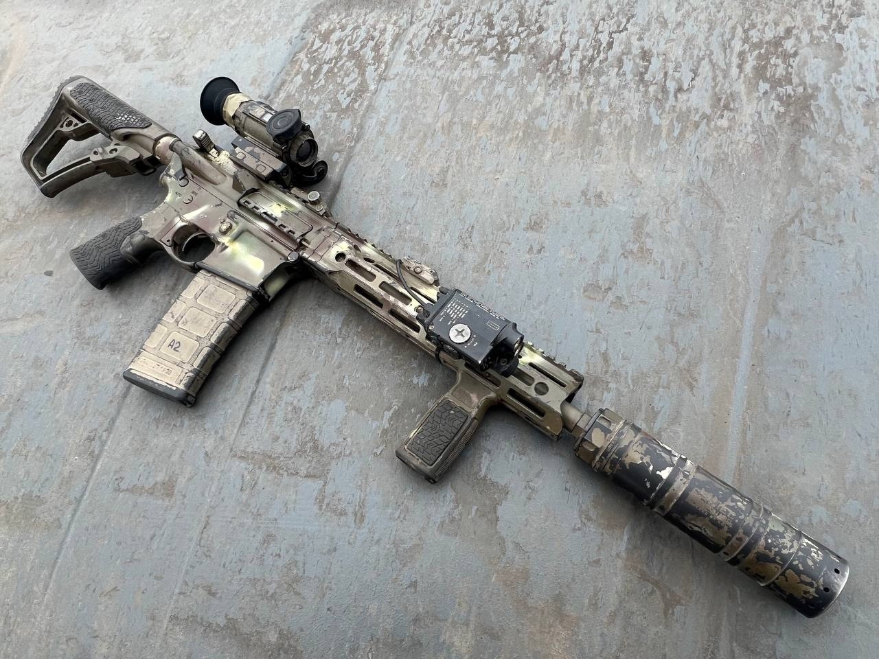 乌克兰武装部队特种作战部队（SSO）士兵装备的Daniel Defense DD