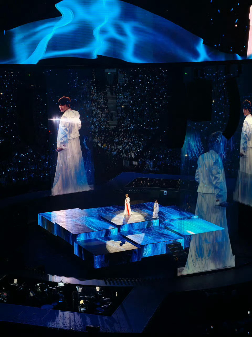 张杰演唱会有自己的超级碗张杰在鸟巢搞基建张杰直接把鸟巢改成专属超级碗现场！百米机