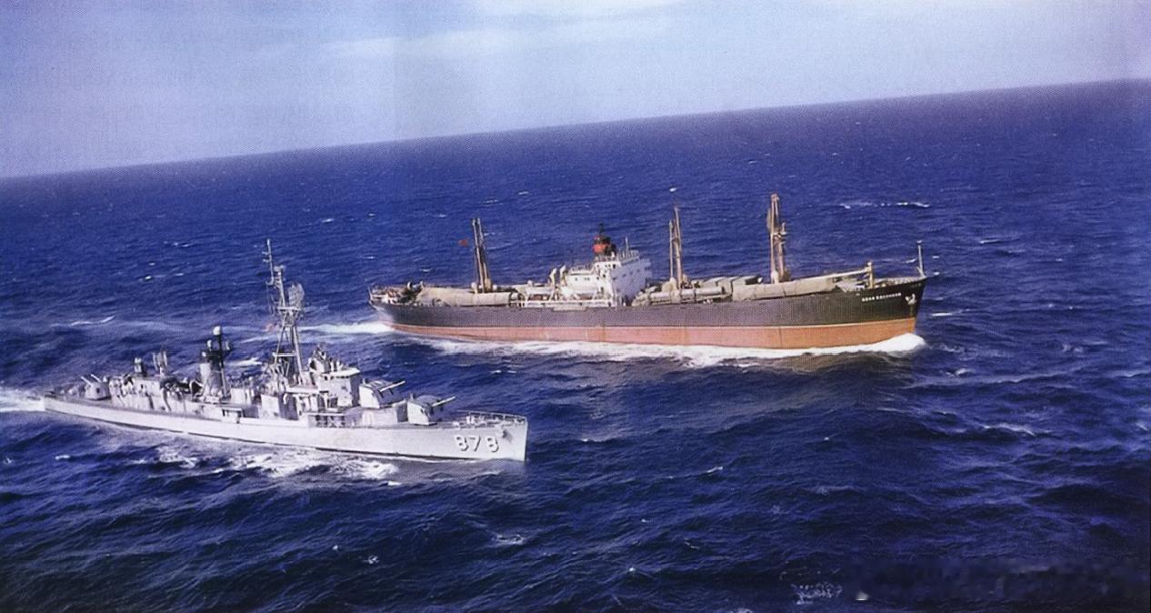 1962年11月9日美国海军驱逐舰DD-878 USS Vesole“维索尔”号