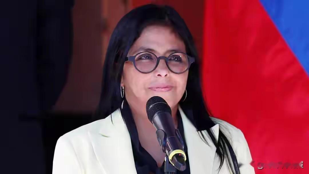 军权刚到手，委代总统就收命令，立即驱逐中方外交官，是真是假？