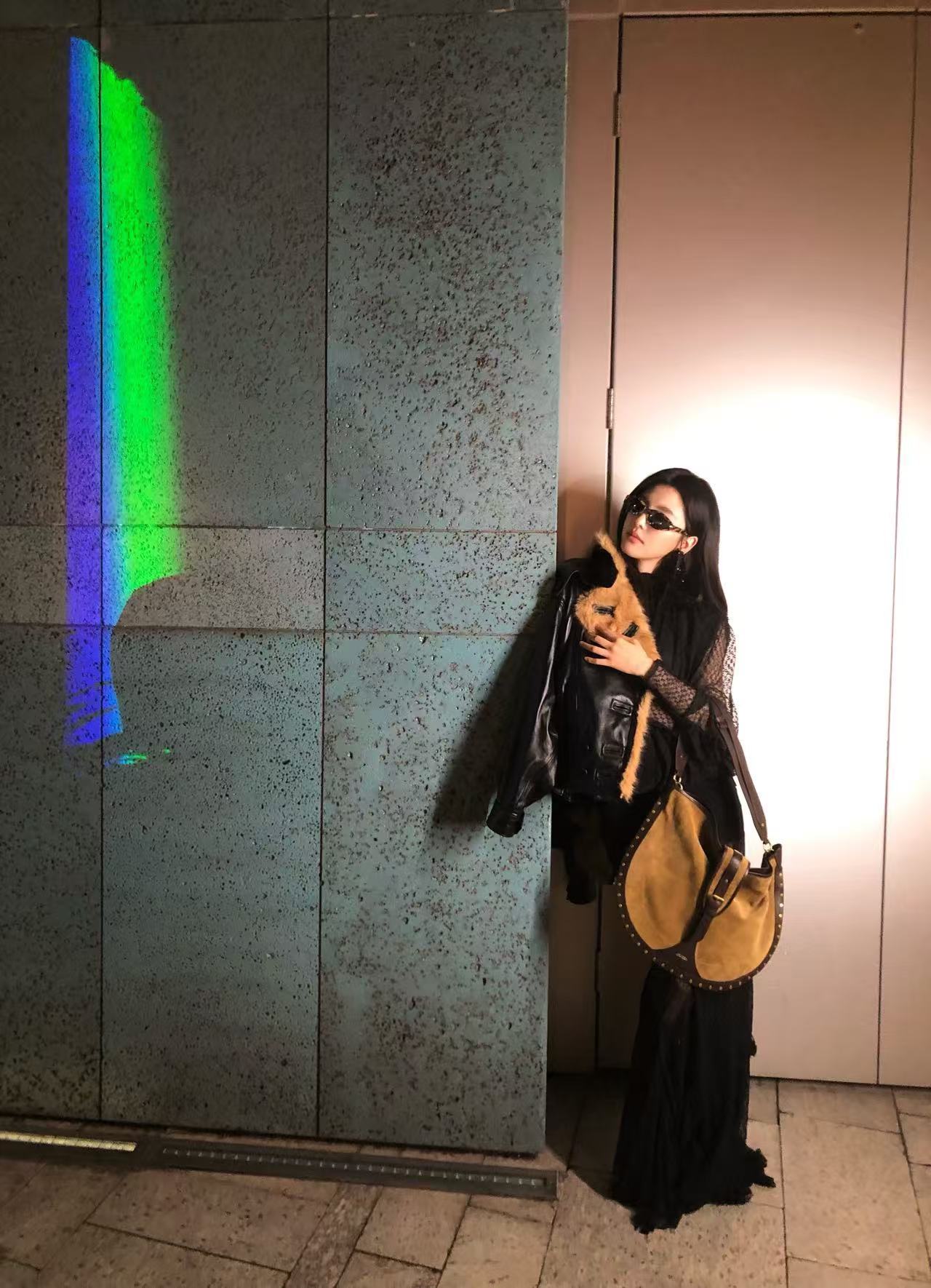巴黎时装周时装周 章若楠启程巴黎时装周，本次将会亮相ISABEL MARANT大