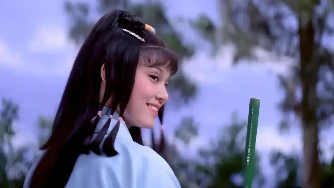 黄蓉在神雕本可达准五绝，却被此人10招打回一流，实力定位彻底暴露
 
《神雕侠侣