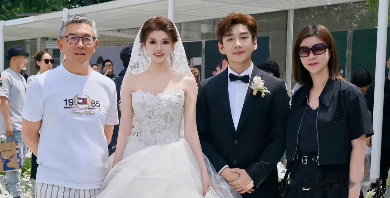 《这就是街舞》的冠军韩宇结婚了！老婆感觉很像个网红 ​​​