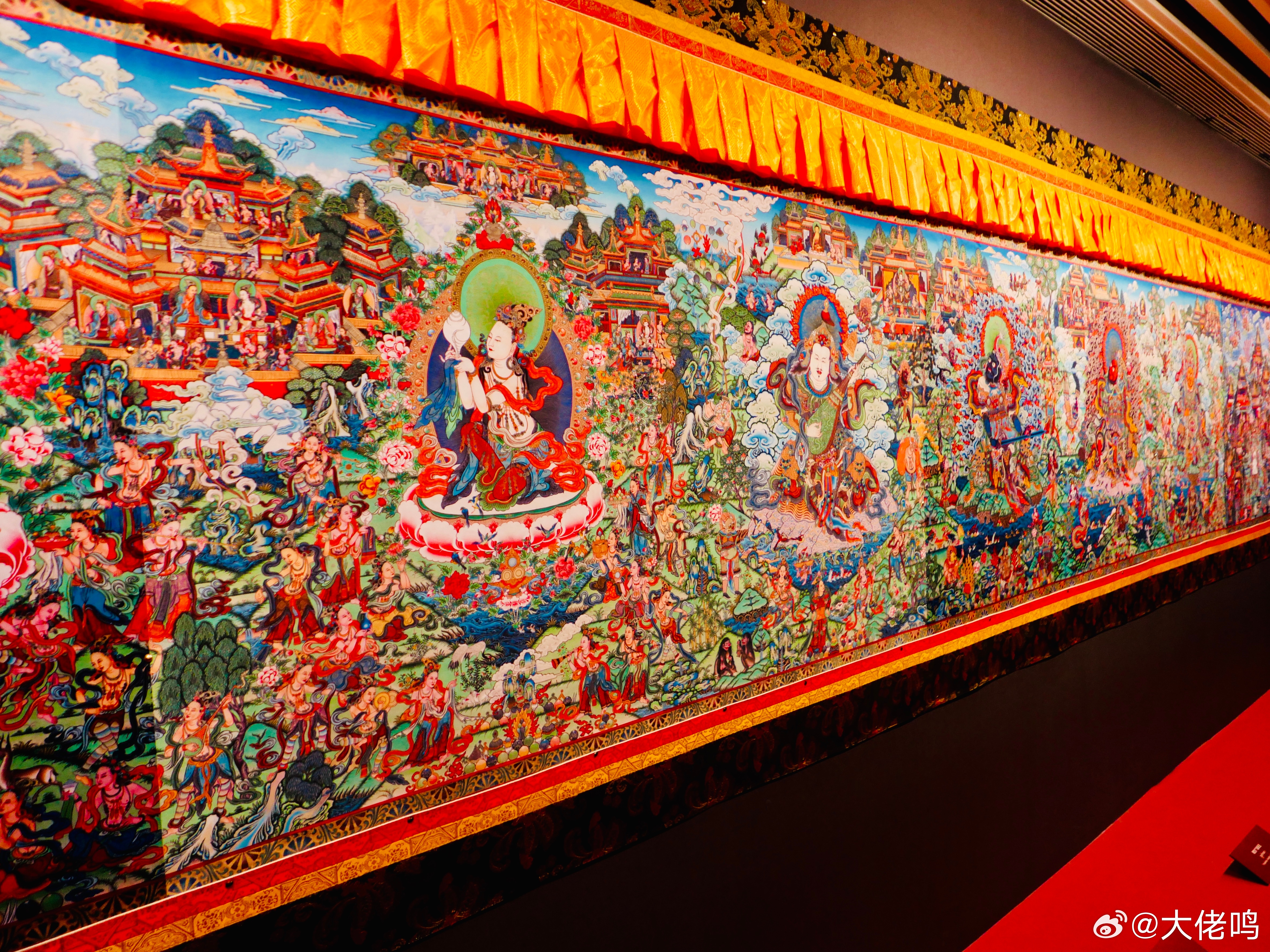 眼不够用，心装不下说实话，本来对免费展没抱太大期待，结果一进去就被震住了。作品不