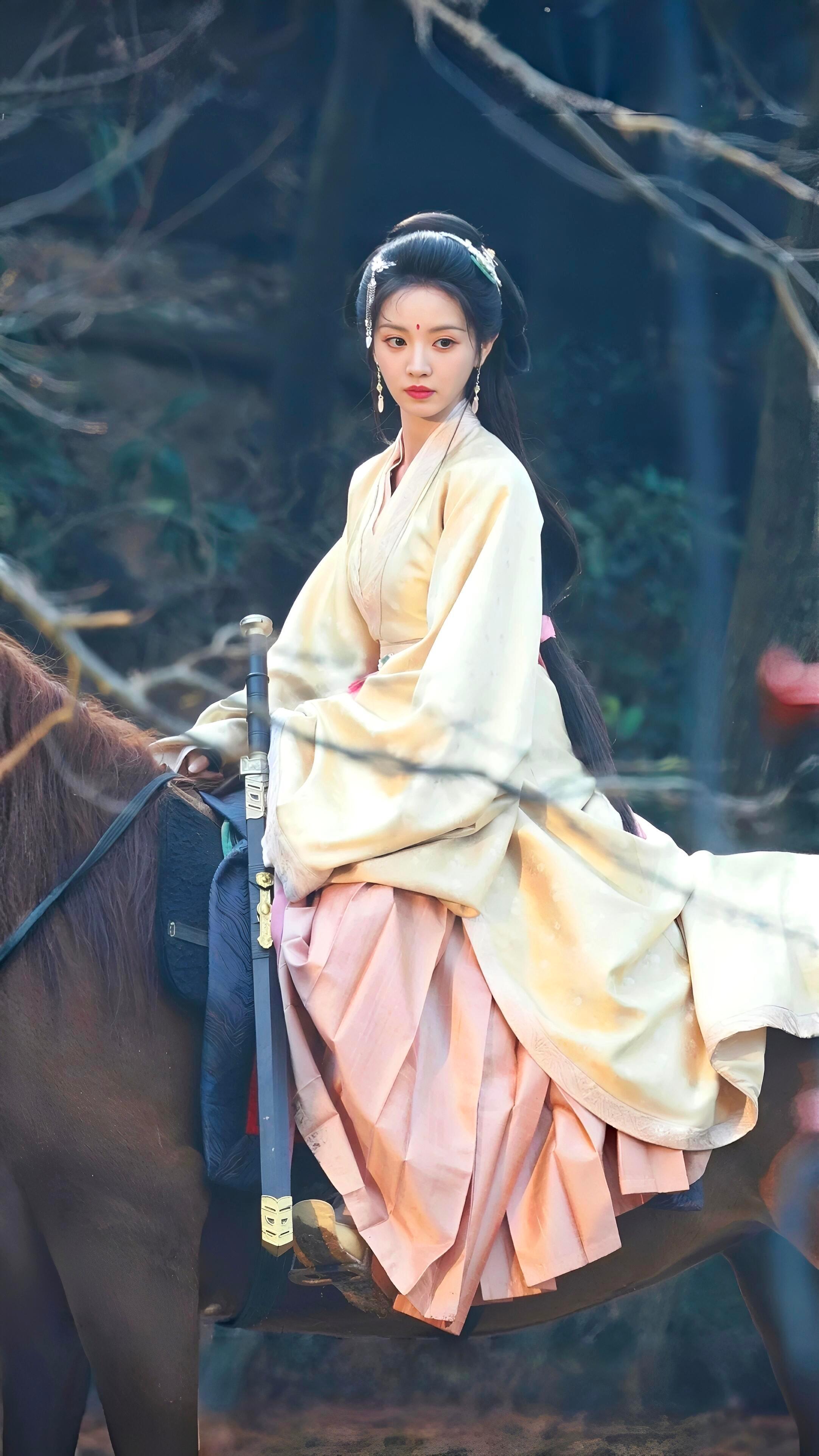 小田目前四套全身造型嫁金钗 | 魏娆 