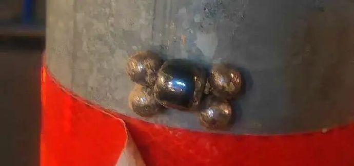 近日，台州椒江，洪家街道收到一面辖区群众送来的锦旗。原来近两个月，森语苑附近的沿