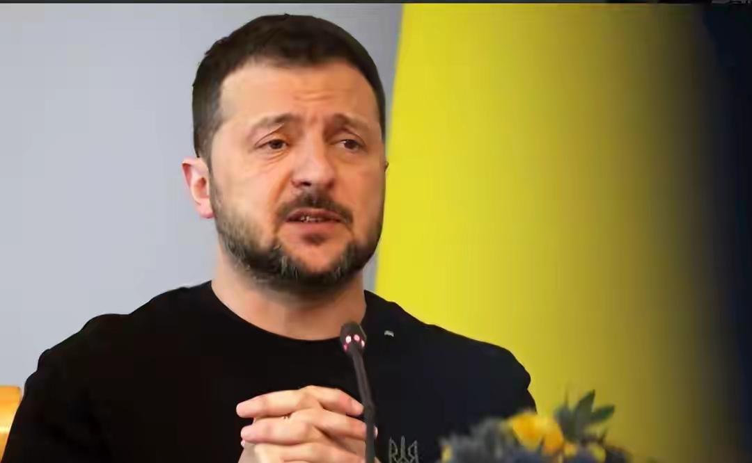 当地时间2月13日，乌克兰总统泽连斯基受访时直言“我比普京年轻，这很重要”，以年