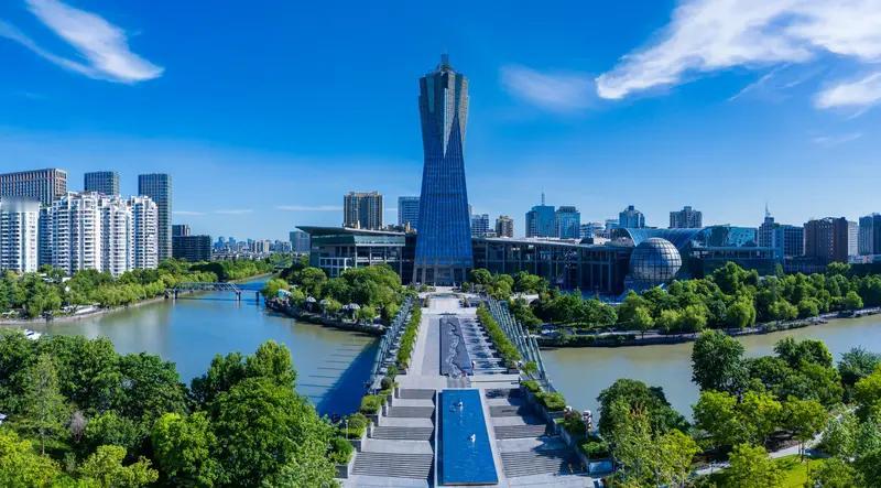 杭州为管理体重立法了，这事儿挺新鲜！12月18日发布的《杭州市全民健康促进条例》