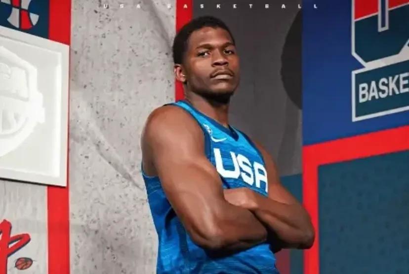 USA的王!爱德华兹!
在刚刚结束的一场热身赛上，美国男篮117-74击败波多黎