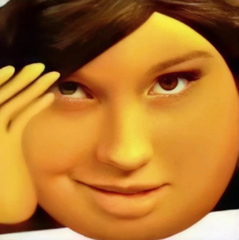 有脸撑着，多丑的刘海都能自动美颜一下，就好比以前看戚百草，真没觉得她的刘海又多丑