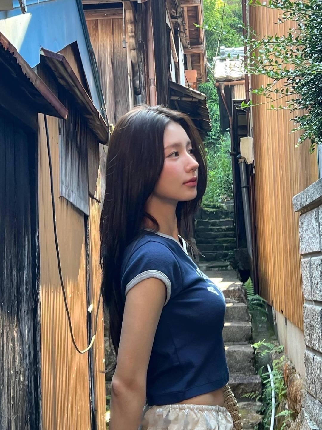 赵美延好有氧气感的照片，鲜活又明媚的小女孩～ 