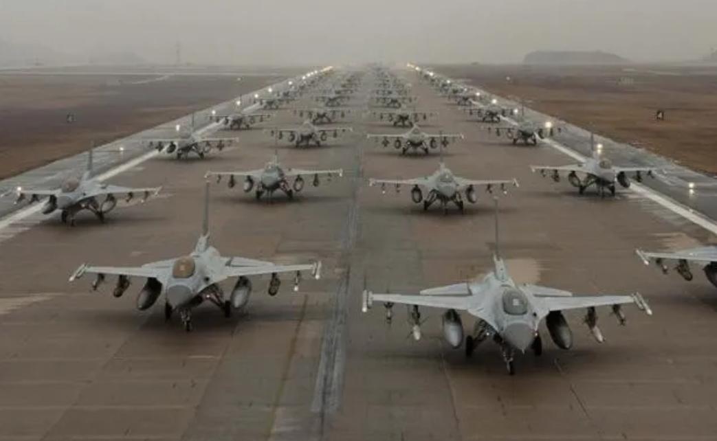 大年初二，美军上门找抽
这帮美国佬是真会挑日子。中国人团圆过年，驻韩美军十多架战