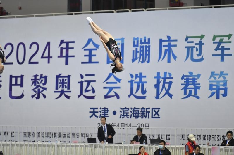 比赛讲的就是公平公正，可人情分现象却像颗老鼠屎坏了一锅粥。就拿摄影评奖来说，乱象